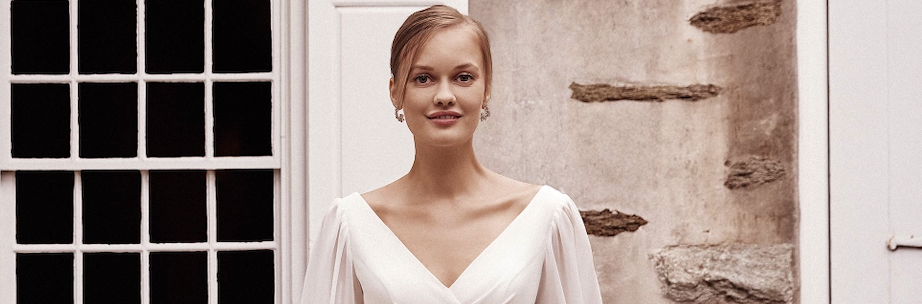 Sleeved Sensation: The Allure of Long Sleeves in Fall Bridal Fashion 2023. Desktop Image